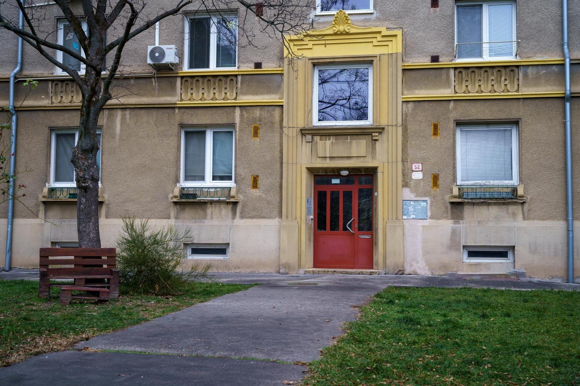 Apartment Spacious With A Fireplace In The