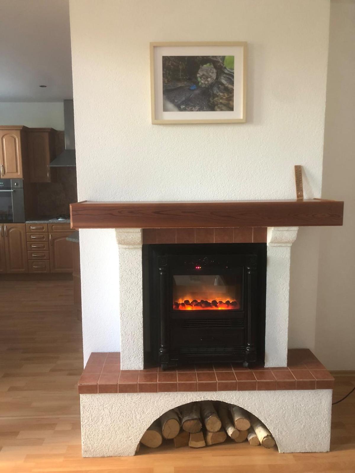 Spacious With A Fireplace In The