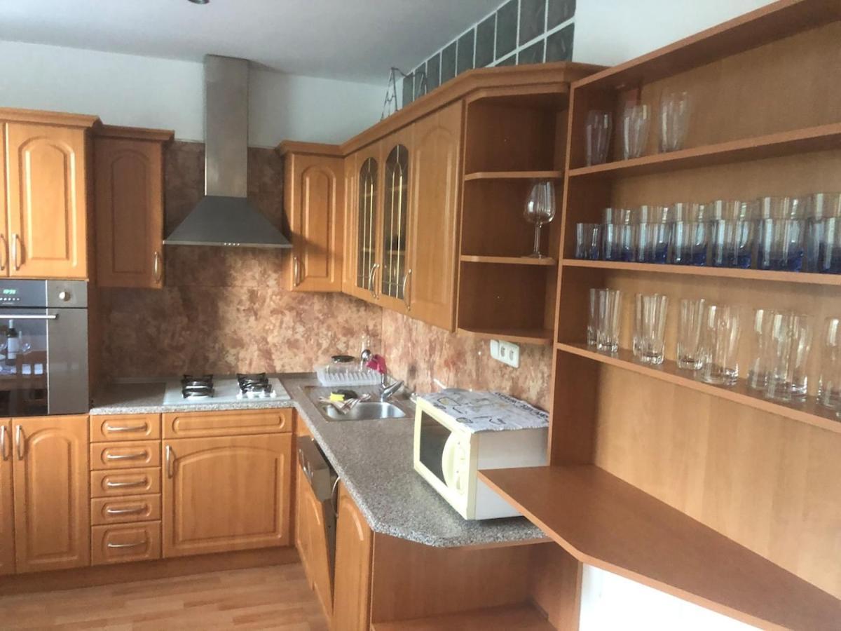 Spacious With A Fireplace In The *